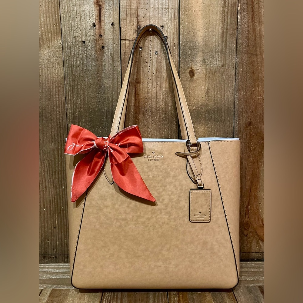 kate spade. 4 Piece Set: Poppy Tote with Free Wallet, Dust Bag & Scarf. NEW! - Picture 3 of 16